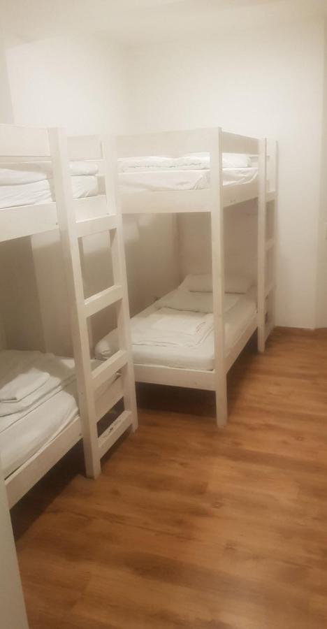 Karl-marx-hostel *